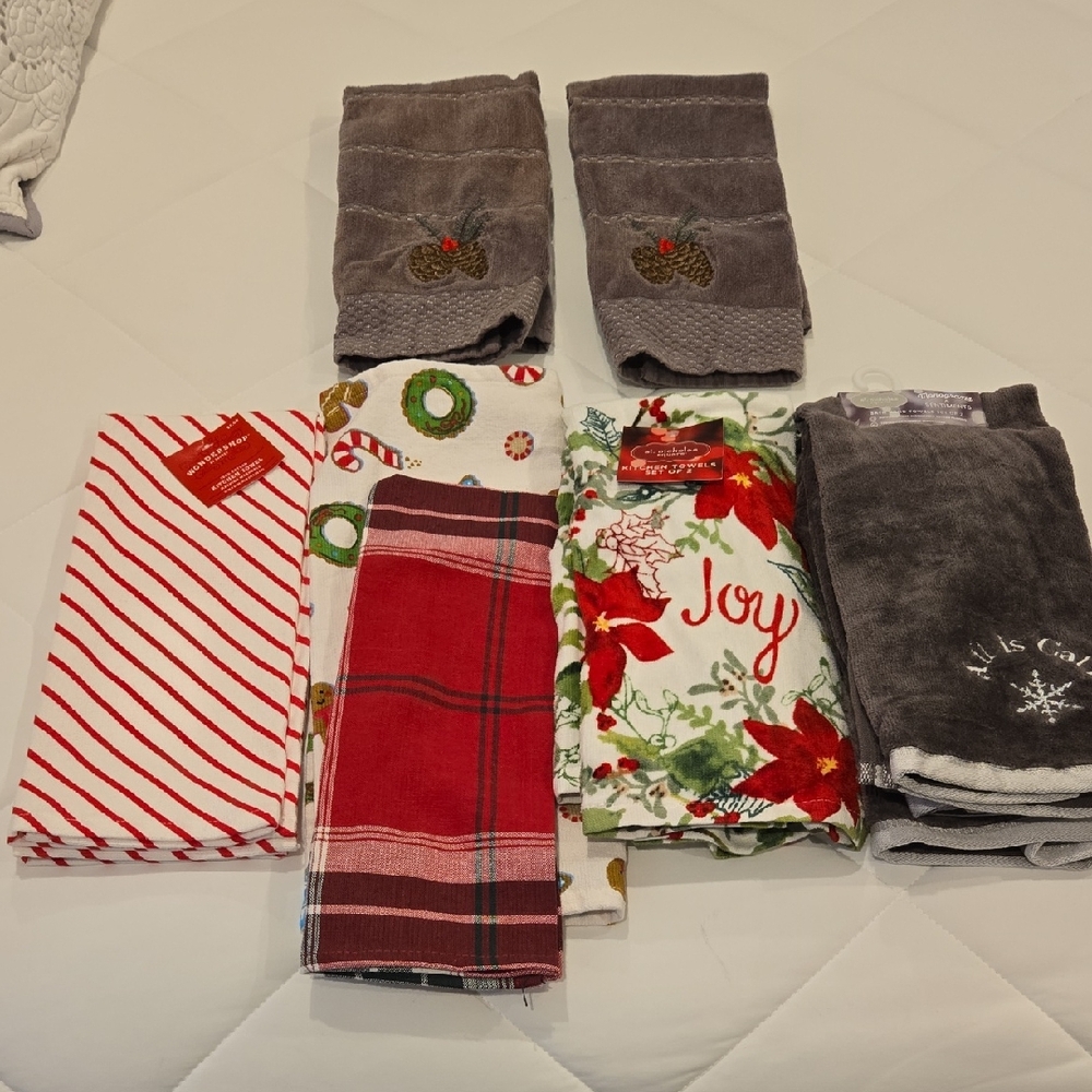St. Nicholas Square Festive Kitchen Towel Set - Red, Green, Gray, White